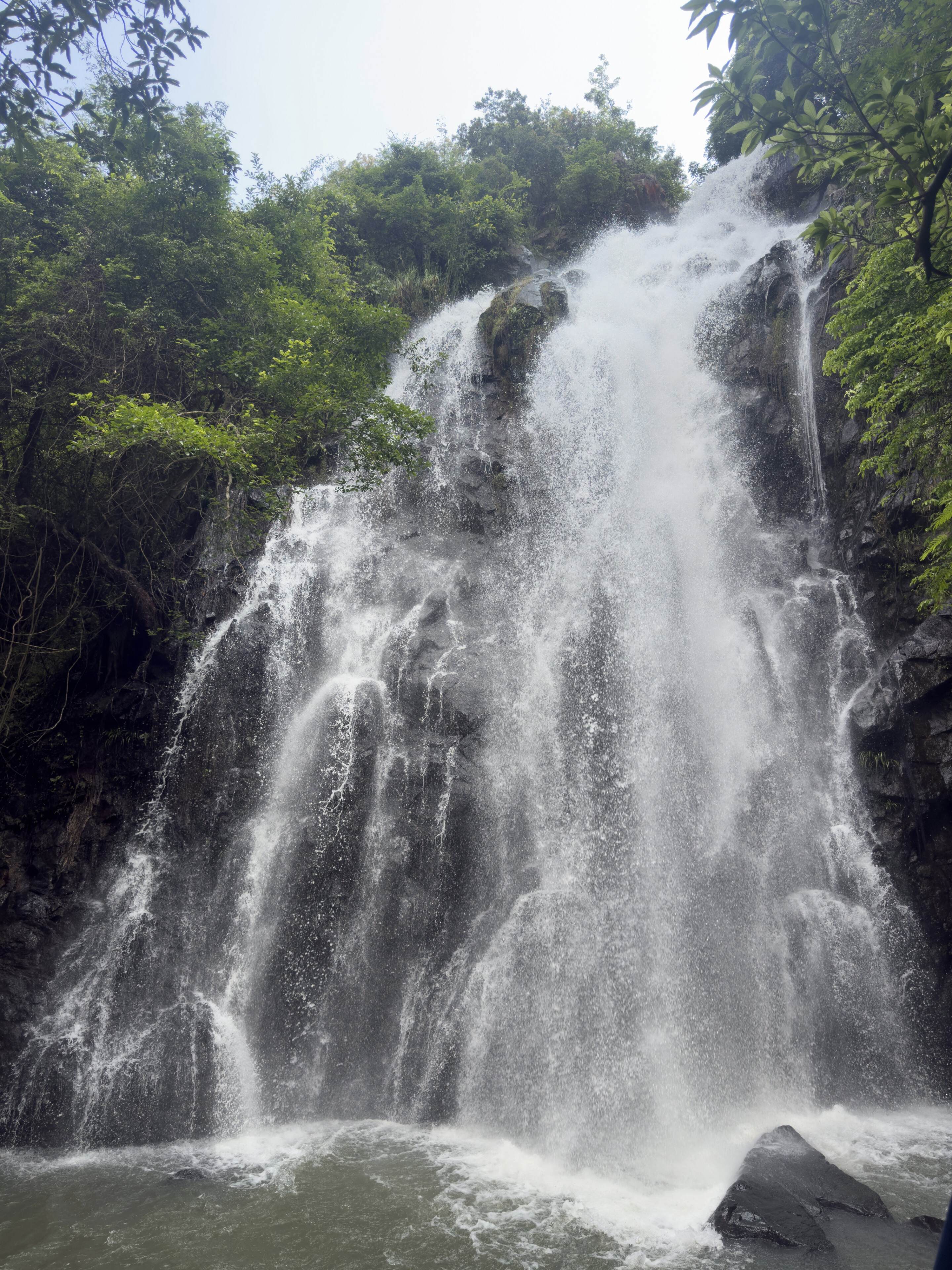 马峦山瀑布